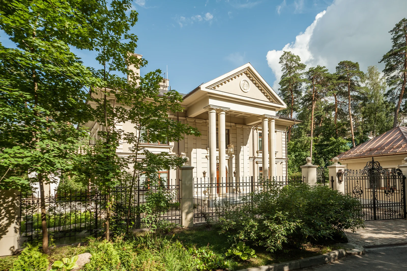 Архангельское